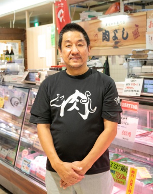 学園前店店長兼肉よし株式会社代表取締役